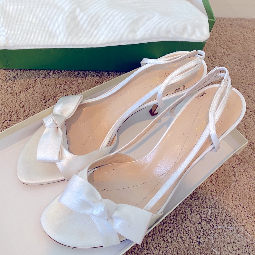 Kate Spade Lover. Lover model with whit/satin color. Size 7.5.